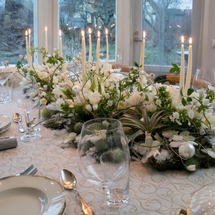Exquisite flower decorations featuring elegant floral arrangements, perfect for upscale events and event design.
