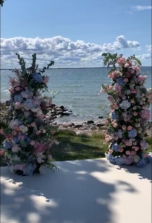 Wedding flower arangements on the beach